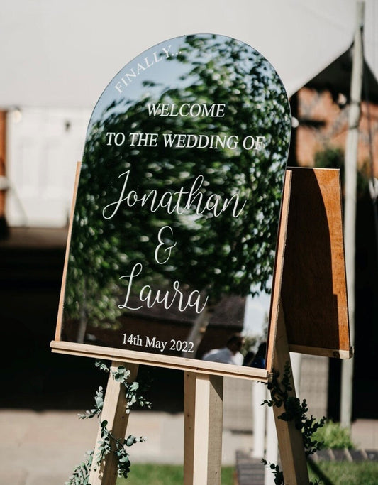 Mirrored Wedding Welcome Sign - Mirrored Acrylic -800 x 600